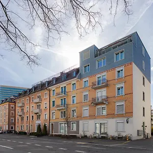 Swiss Star Oerlikon - Self Check-in Zúrich